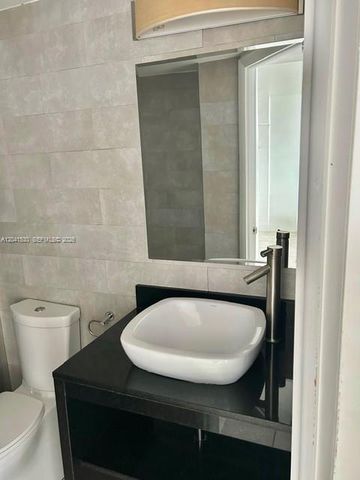 2016 Bay Dr 602, Miami Beach, FL 33141