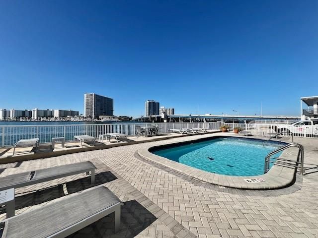 2016 Bay Dr 602, Miami Beach, FL 33141