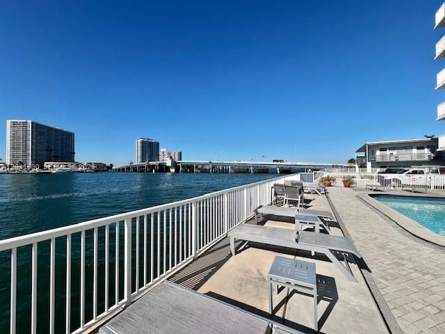 2016 Bay Dr 602, Miami Beach, FL 33141