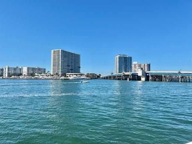 2016 Bay Dr 602, Miami Beach, FL 33141