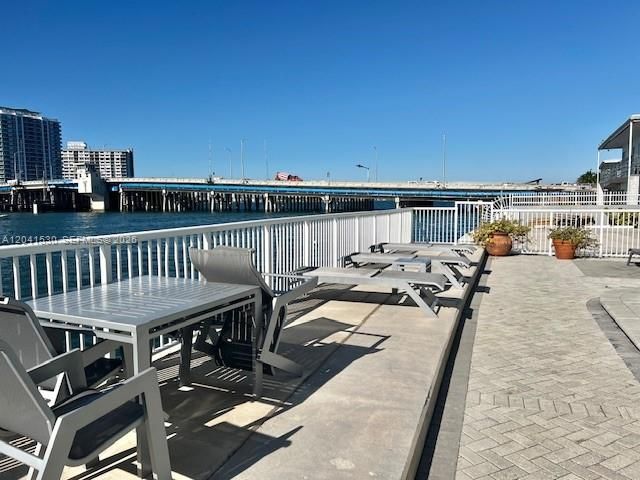 2016 Bay Dr 602, Miami Beach, FL 33141