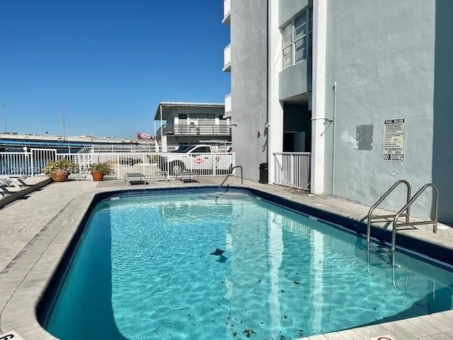 2016 Bay Dr 602, Miami Beach, FL 33141