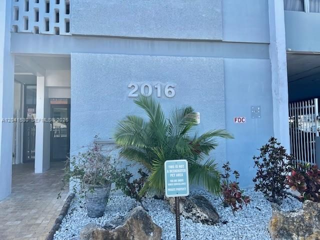 2016 Bay Dr 602, Miami Beach, FL 33141