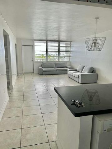 2016 Bay Dr 602, Miami Beach, FL 33141
