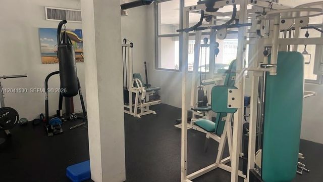 2016 Bay Dr 602, Miami Beach, FL 33141