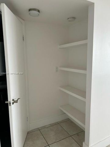 2016 Bay Dr 602, Miami Beach, FL 33141