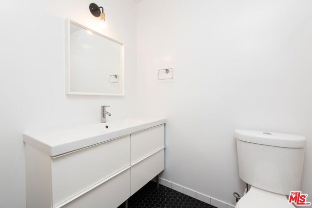 3933 Marathon Street 103B, Los Angeles, CA 90029