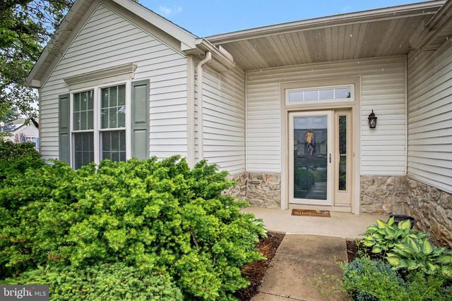 546 BENT OAK DR, Mount Joy, PA 17552