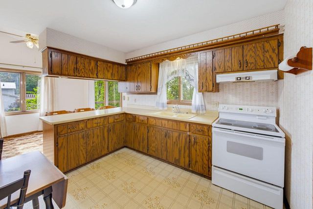 3755 Kettle View DRIVE, Slinger, WI 53086