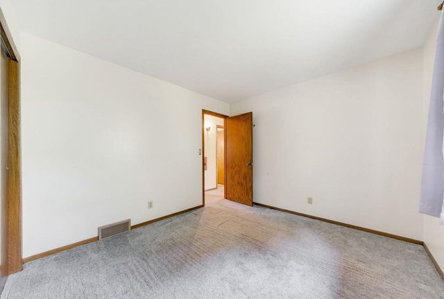 3755 Kettle View DRIVE, Slinger, WI 53086