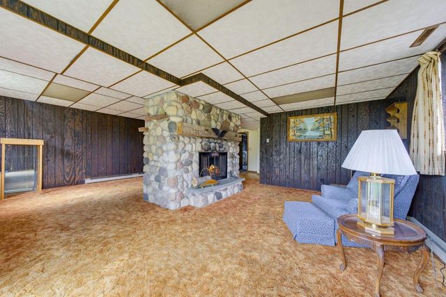 3755 Kettle View DRIVE, Slinger, WI 53086