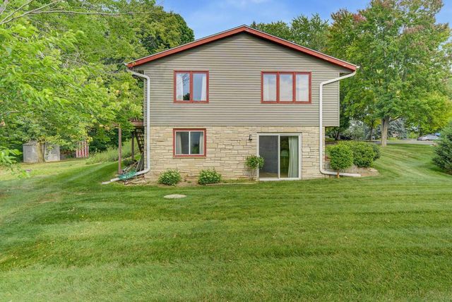 3755 Kettle View DRIVE, Slinger, WI 53086