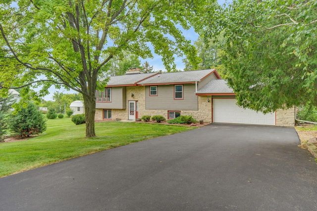 3755 Kettle View DRIVE, Slinger, WI 53086