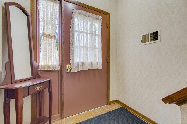 3755 Kettle View DRIVE, Slinger, WI 53086