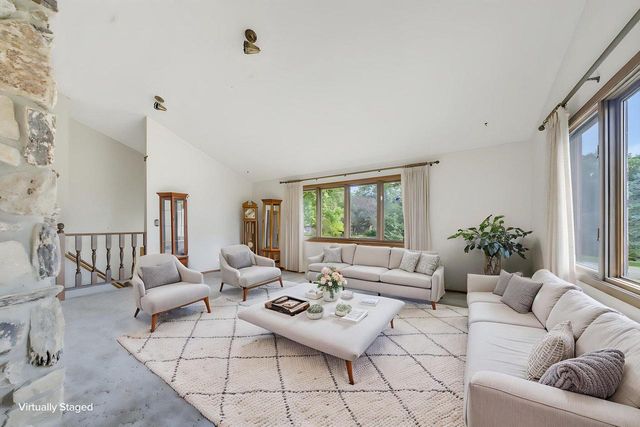 3755 Kettle View DRIVE, Slinger, WI 53086