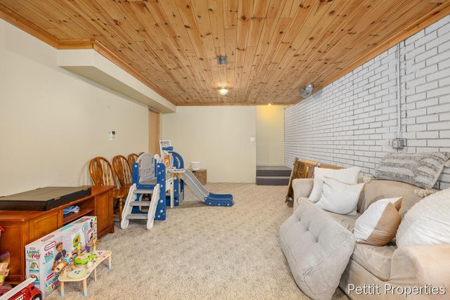 623 Lennon Lane, Gladwin, MI 48624