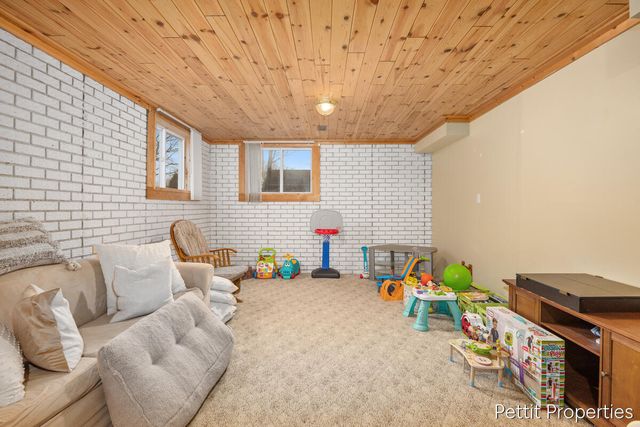 623 Lennon Lane, Gladwin, MI 48624