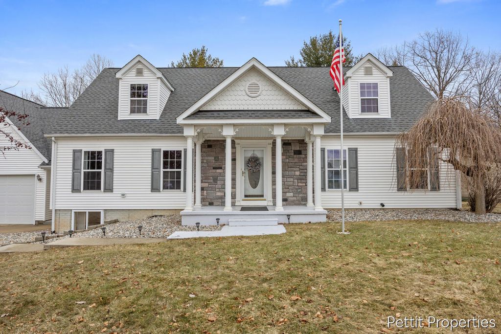 623 Lennon Lane, Gladwin, MI 48624