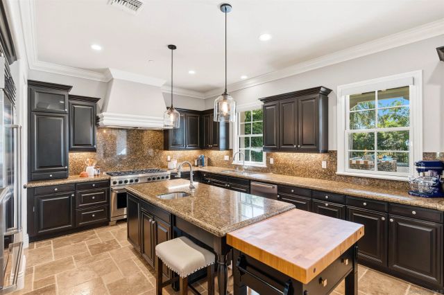 7946 Kathryn Crosby Ct, San Diego, CA 92127