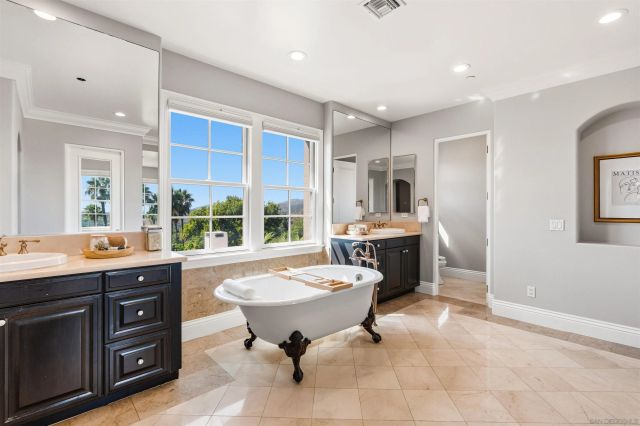 7946 Kathryn Crosby Ct, San Diego, CA 92127