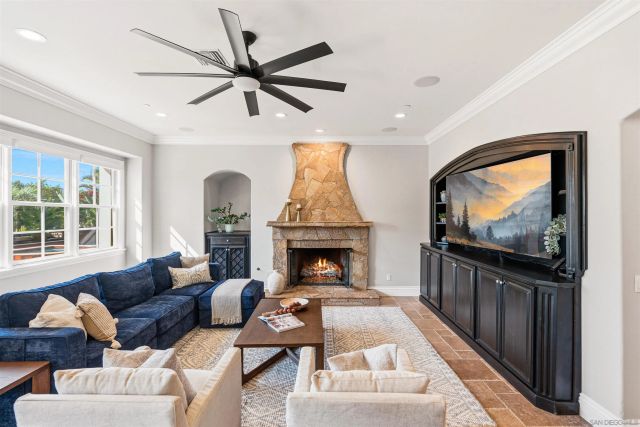 7946 Kathryn Crosby Ct, San Diego, CA 92127