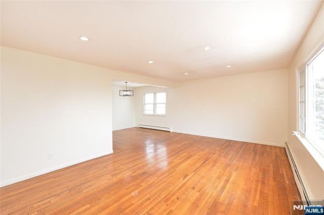 100 Eastern Way, Rutherford, NJ 07070