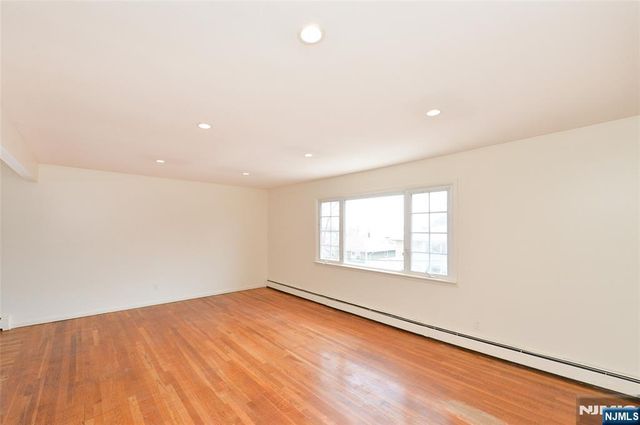 100 Eastern Way, Rutherford, NJ 07070