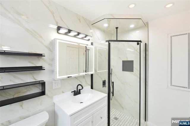 100 Eastern Way, Rutherford, NJ 07070