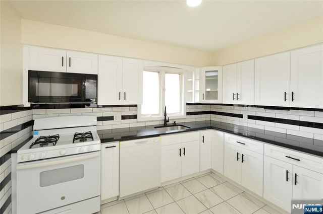 100 Eastern Way, Rutherford, NJ 07070