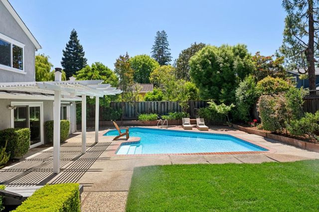 600 Los Altos Avenue, Los Altos, CA 94022