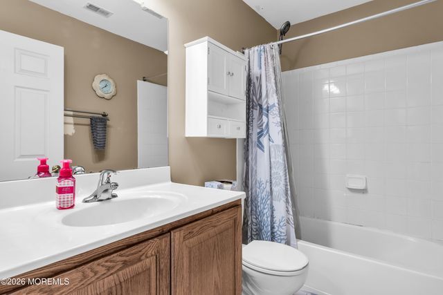 135 Brookfield Drive, Jackson, NJ 08527
