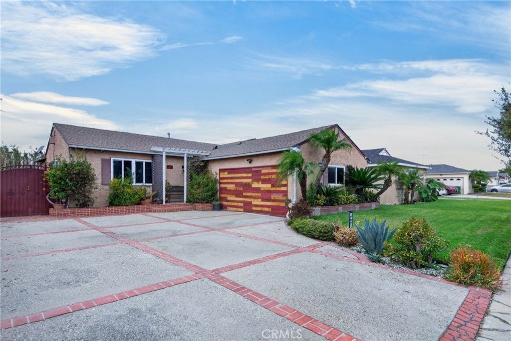 707 S Clymar Avenue, Compton, CA 90220 — photo 2