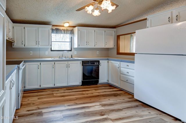 494 Lepper Road, Amsterdam, NY 12010