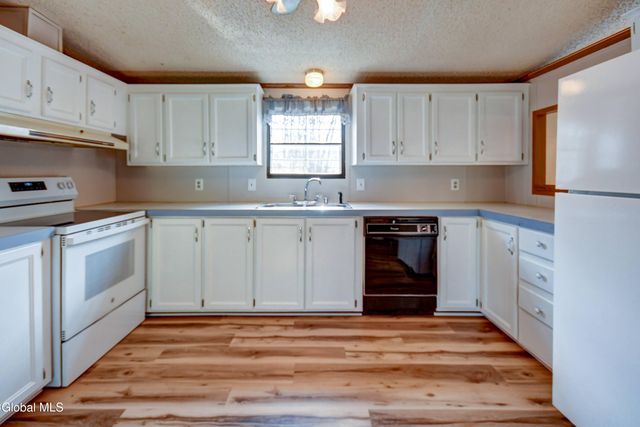 494 Lepper Road, Amsterdam, NY 12010