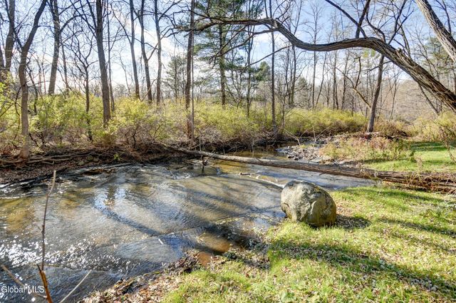 494 Lepper Road, Amsterdam, NY 12010