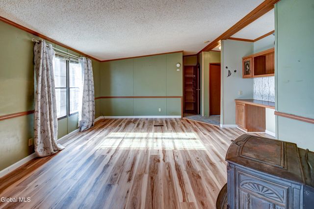 494 Lepper Road, Amsterdam, NY 12010