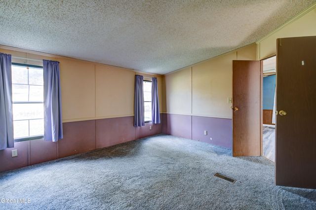 494 Lepper Road, Amsterdam, NY 12010