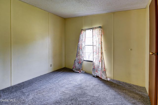 494 Lepper Road, Amsterdam, NY 12010