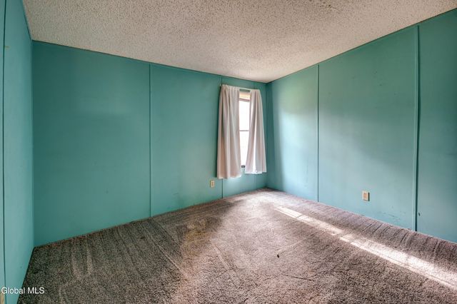 494 Lepper Road, Amsterdam, NY 12010