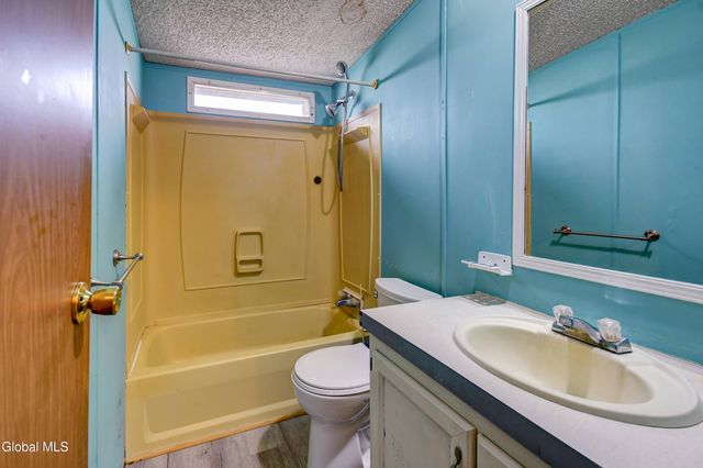 494 Lepper Road, Amsterdam, NY 12010