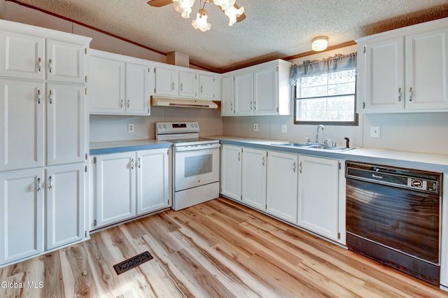 494 Lepper Road, Amsterdam, NY 12010