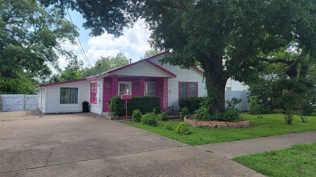 401 Lawrence Avenue, Terrell, TX 75160