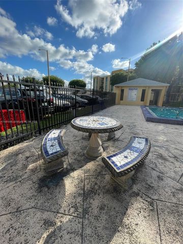 11800 SW 18th St 131-4, Miami, FL 33175