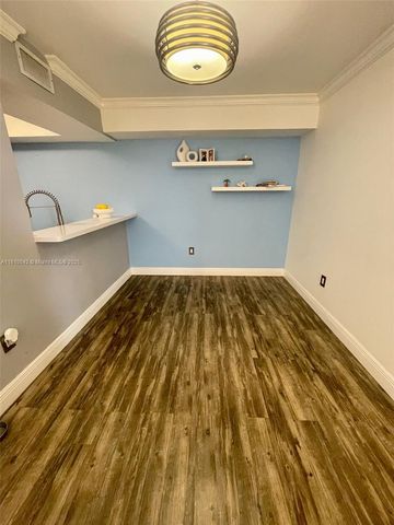 11800 SW 18th St 131-4, Miami, FL 33175