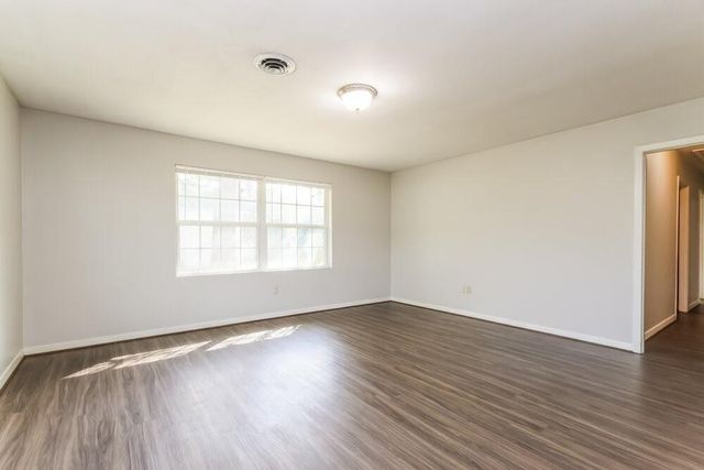 608 Hilliard, Conroe, TX 77301