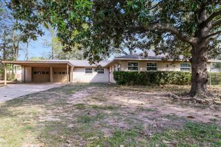 608 Hilliard, Conroe, TX 77301