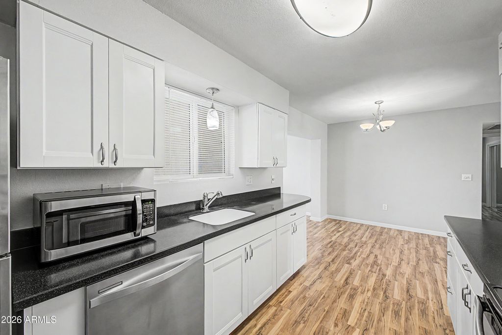 10020 W CUMBERLAND Drive, Sun City, AZ 85351 — photo 2