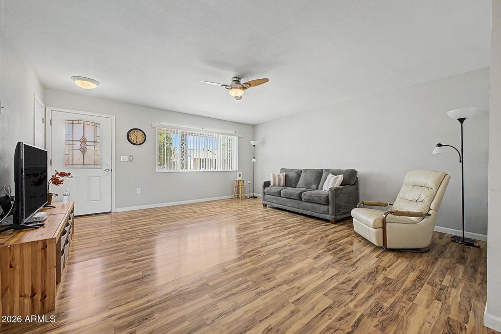 10020 W CUMBERLAND Drive, Sun City, AZ 85351 — photo 4