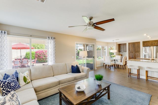 6830 W AURORA Drive, Glendale, AZ 85308