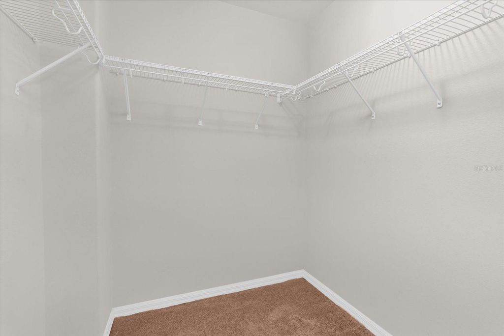 Image 16 of property listing at 11932 LORENZA LANE, Orlando, FL 32827